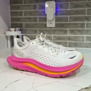 Hoka kahuna Running Shoes. Women’s Size 9B Color White / Pink